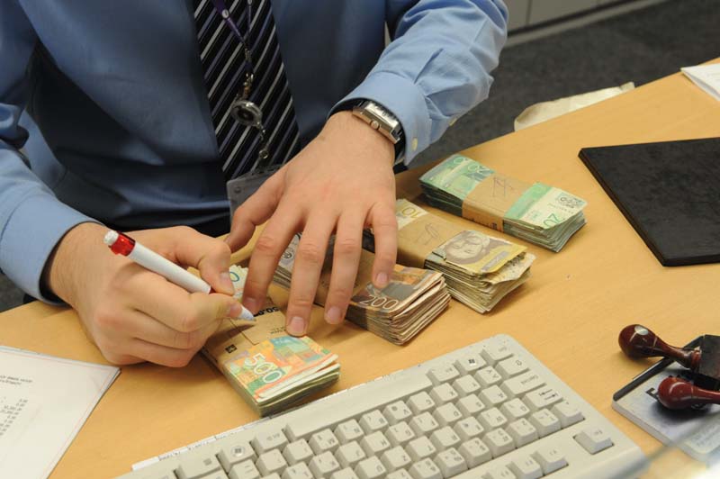 Узео сам кредит од 5.000 евра а вратио 4.000!